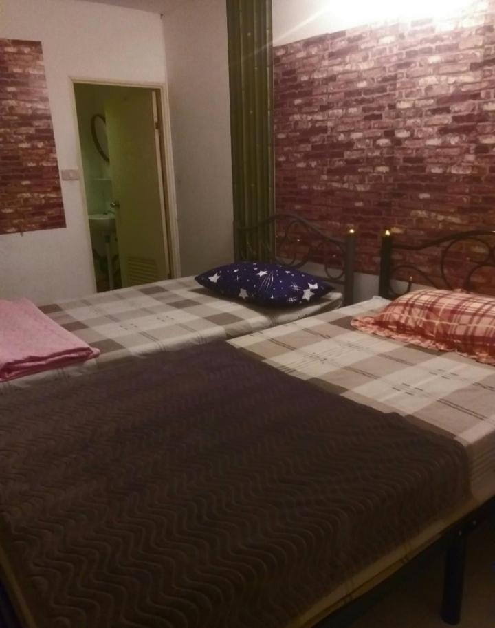 Srikrung Guesthouse Phra Nakhon Si Ayutthaya Quarto foto